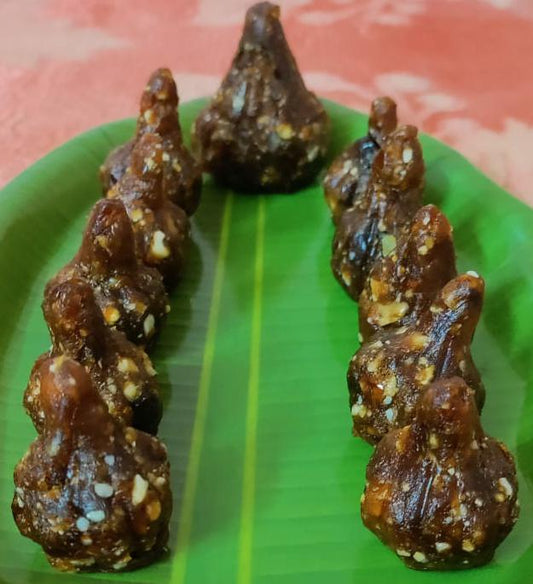 Khajur Dryfruit Modak / खजूर ड्रायफ्रूट मोदक